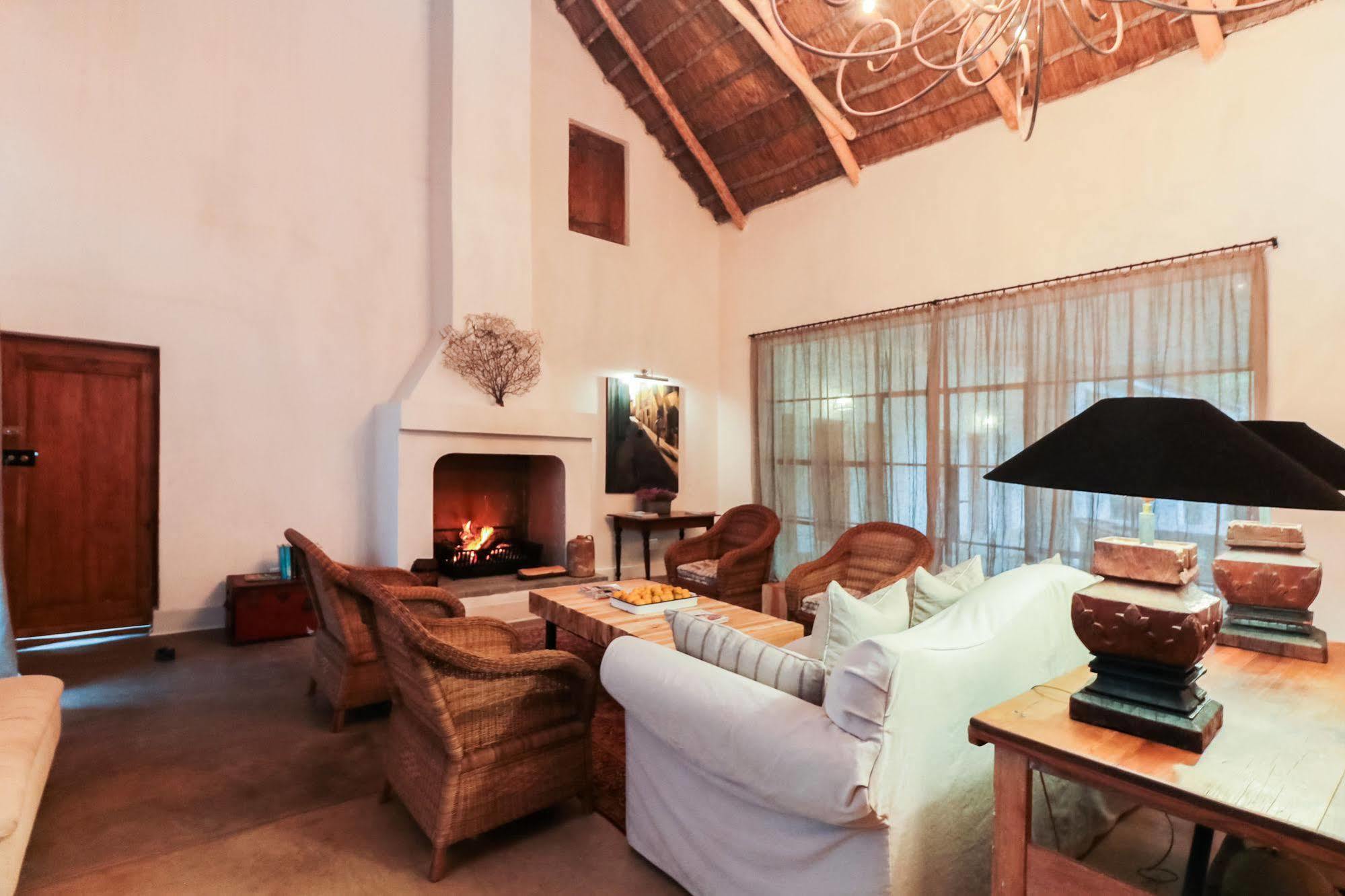 The Whyte House Bed & Breakfast Graaff Reinet Exterior photo